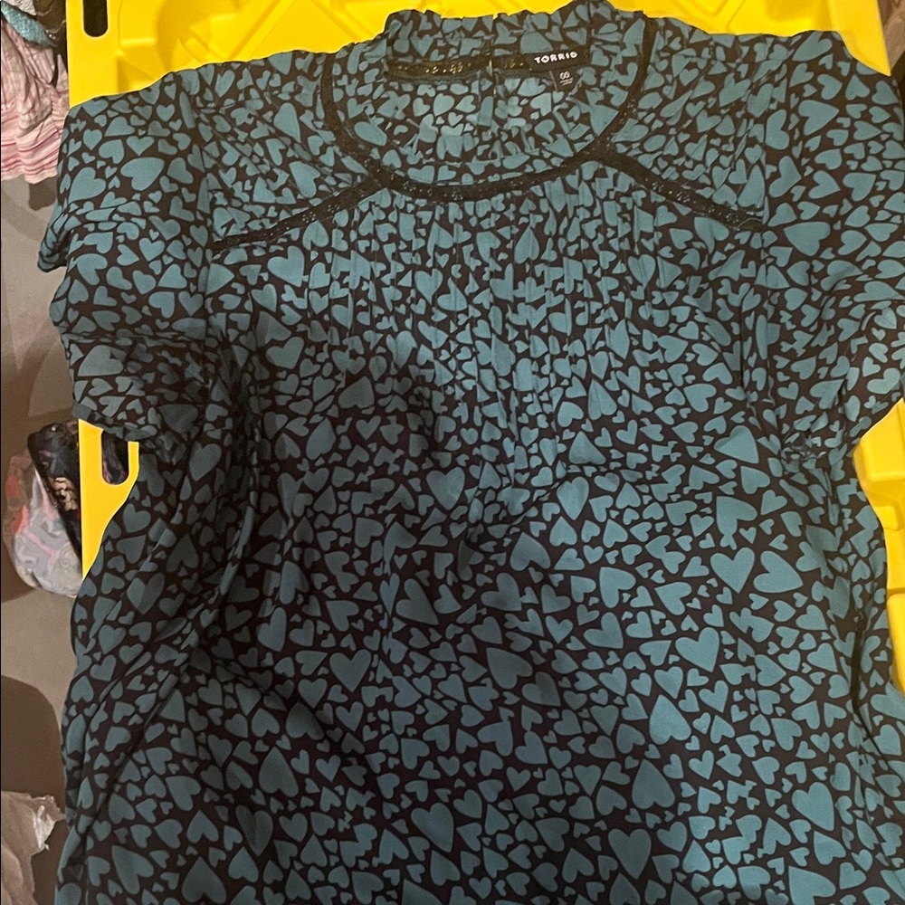 Torrid Black and dark  green  Heart Pattern Blouse